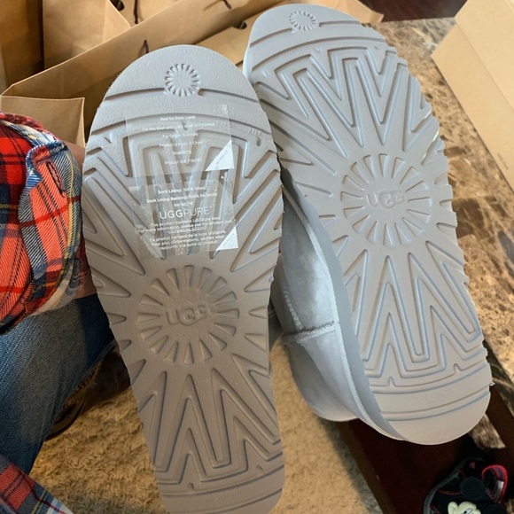 Ugg azalea charm - Picture 6 of 7